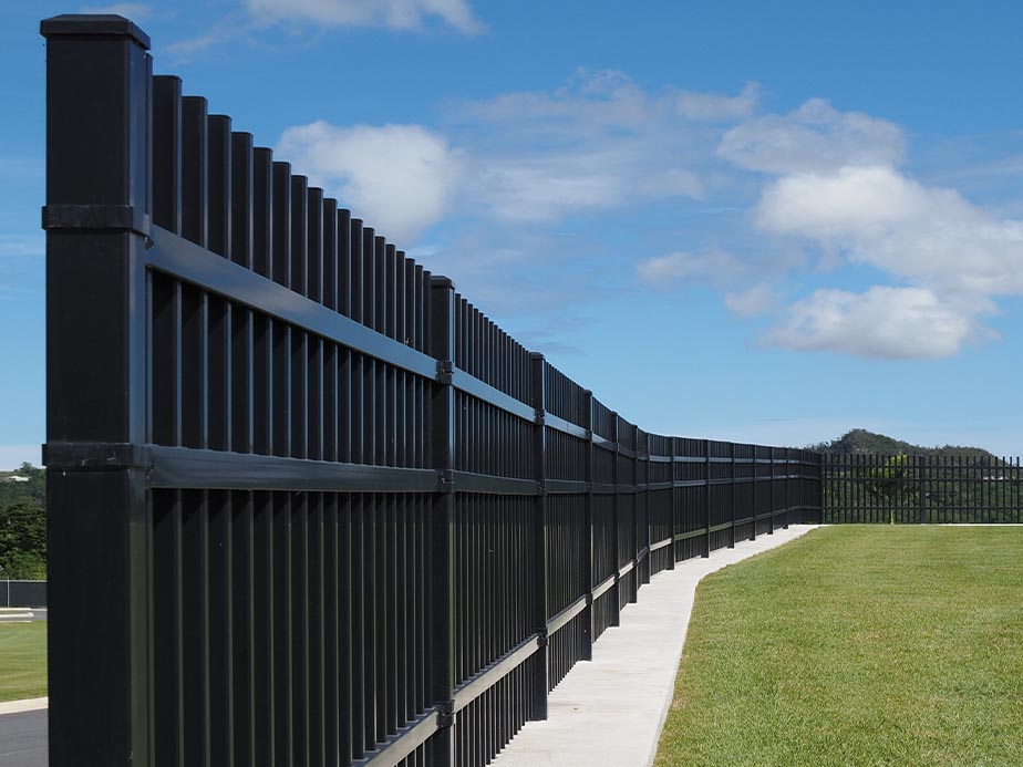 Commercial Aluminium Fence Company In Ottawa and Gatineau