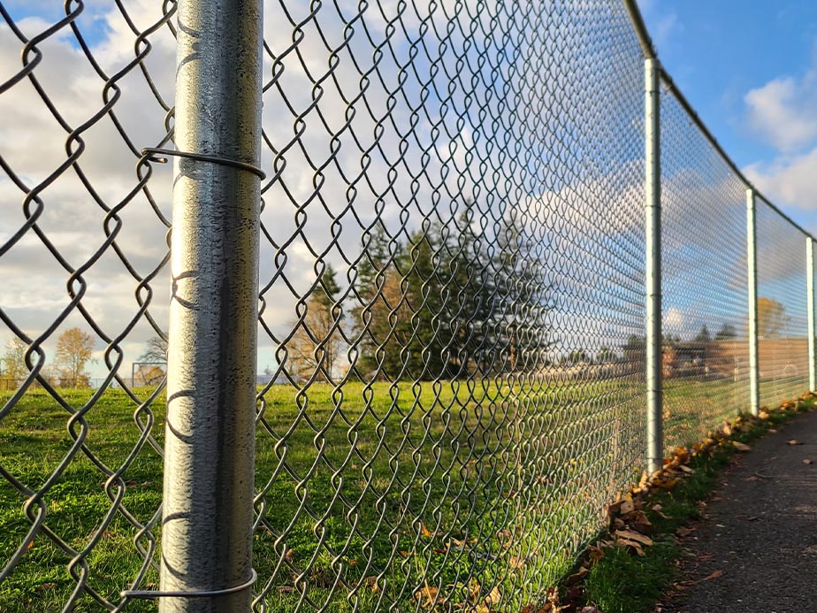 Commercial Chain Link Fence Company In Ottawa and Gatineau