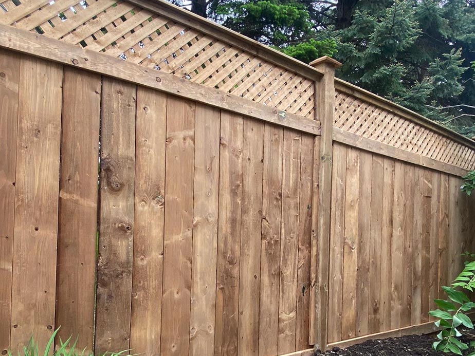 Commercial Wood Fence Company In Ottawa and Gatineau