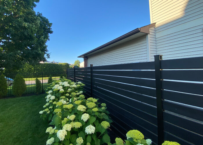 Aluminium fence contractor in Ottawa and Gatineau