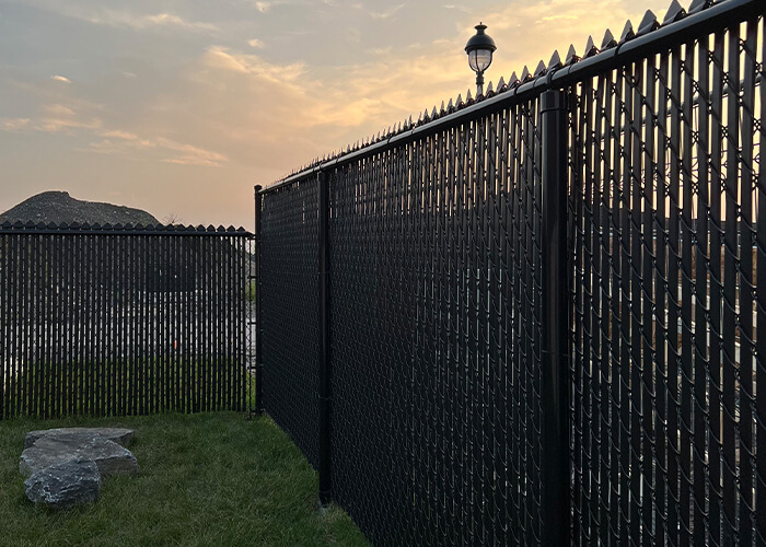 Chain link fence contractor in Ottawa and Gatineau