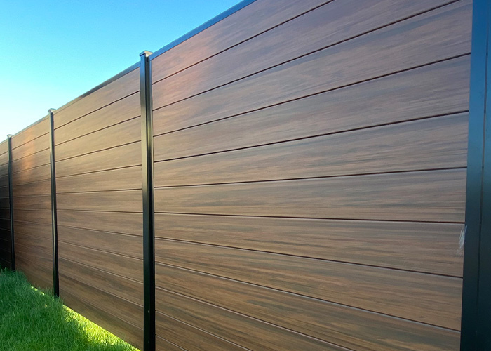 Mixed material fence contractor in Ottawa and Gatineau