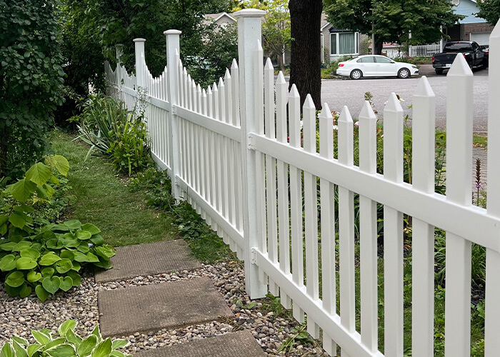 Vinyl fence contractor in Ottawa and Gatineau