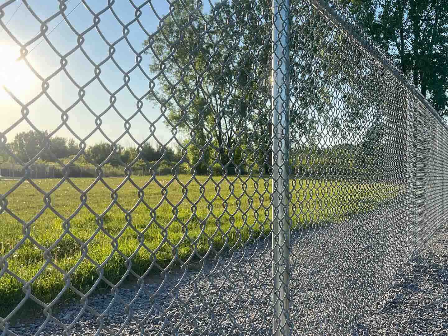 Chain Link Fences | Ottawa Gatineau Fencing - Ottawa and Gatineau